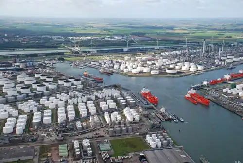 ユーロポートの石油化学コンビナート